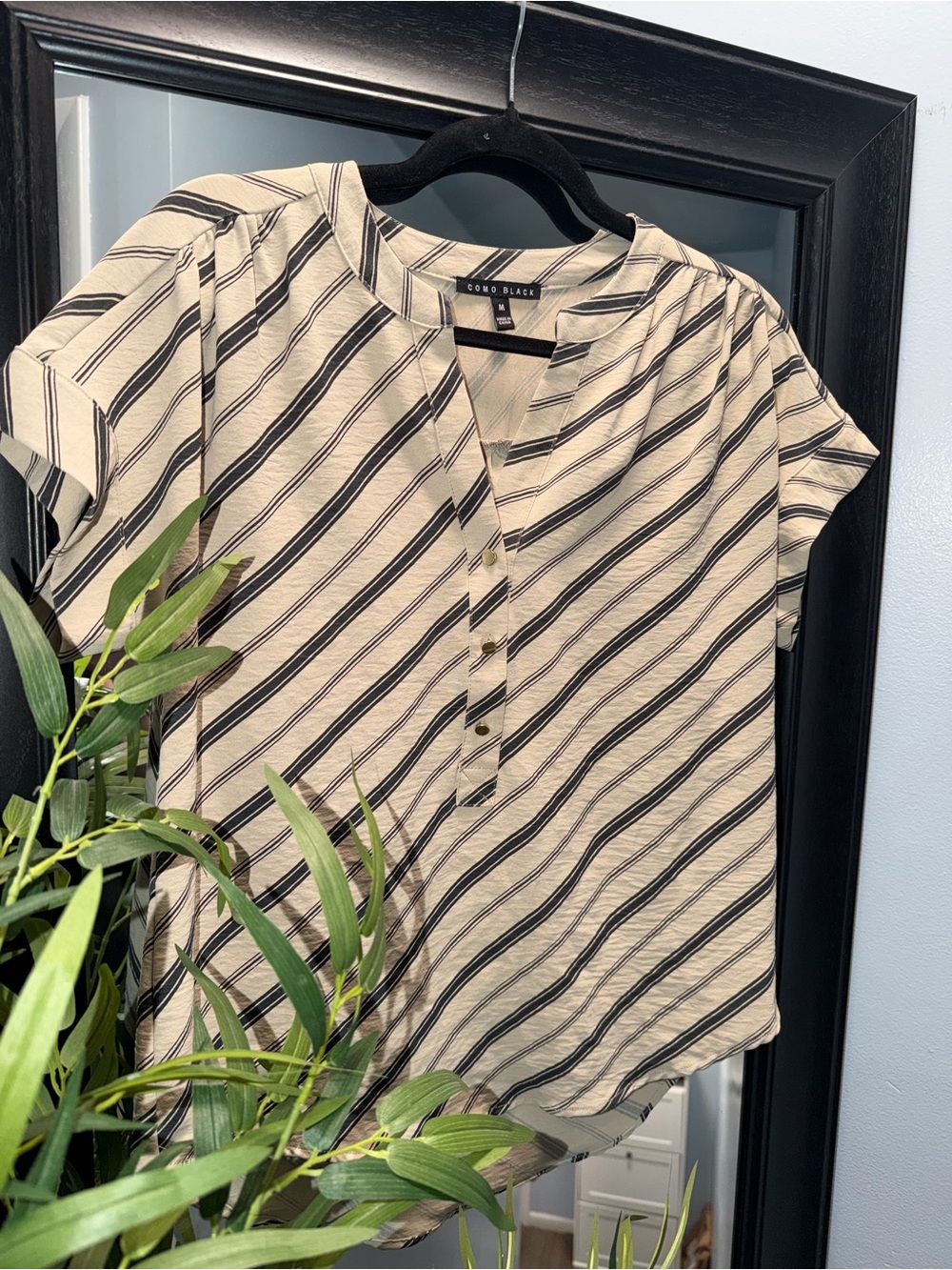 Como Black Cream & Black Striped Short Sleeve Henley Blouse